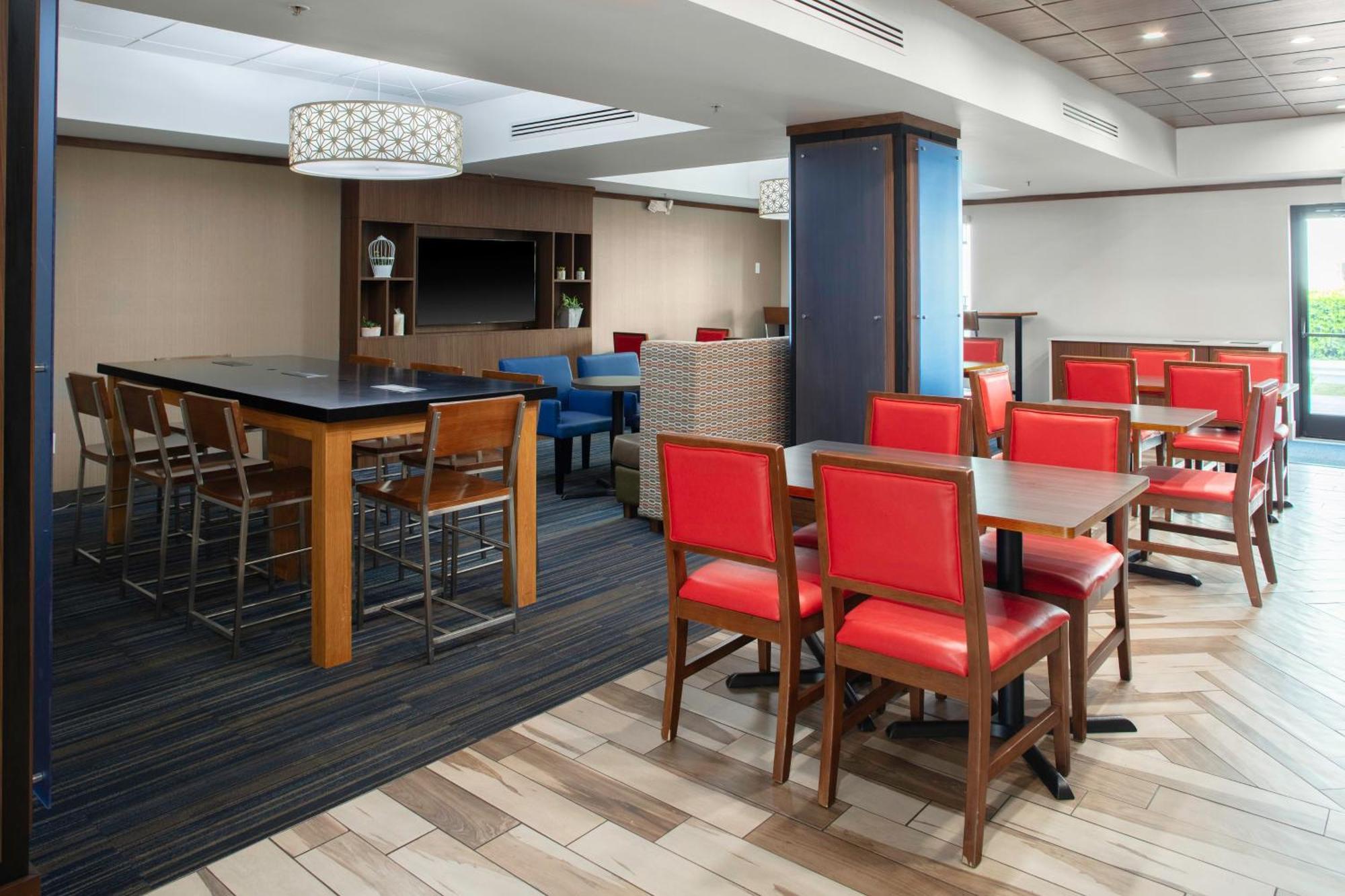 Holiday Inn Express & Suites Roanoke Rapids By Ihg Eksteriør billede