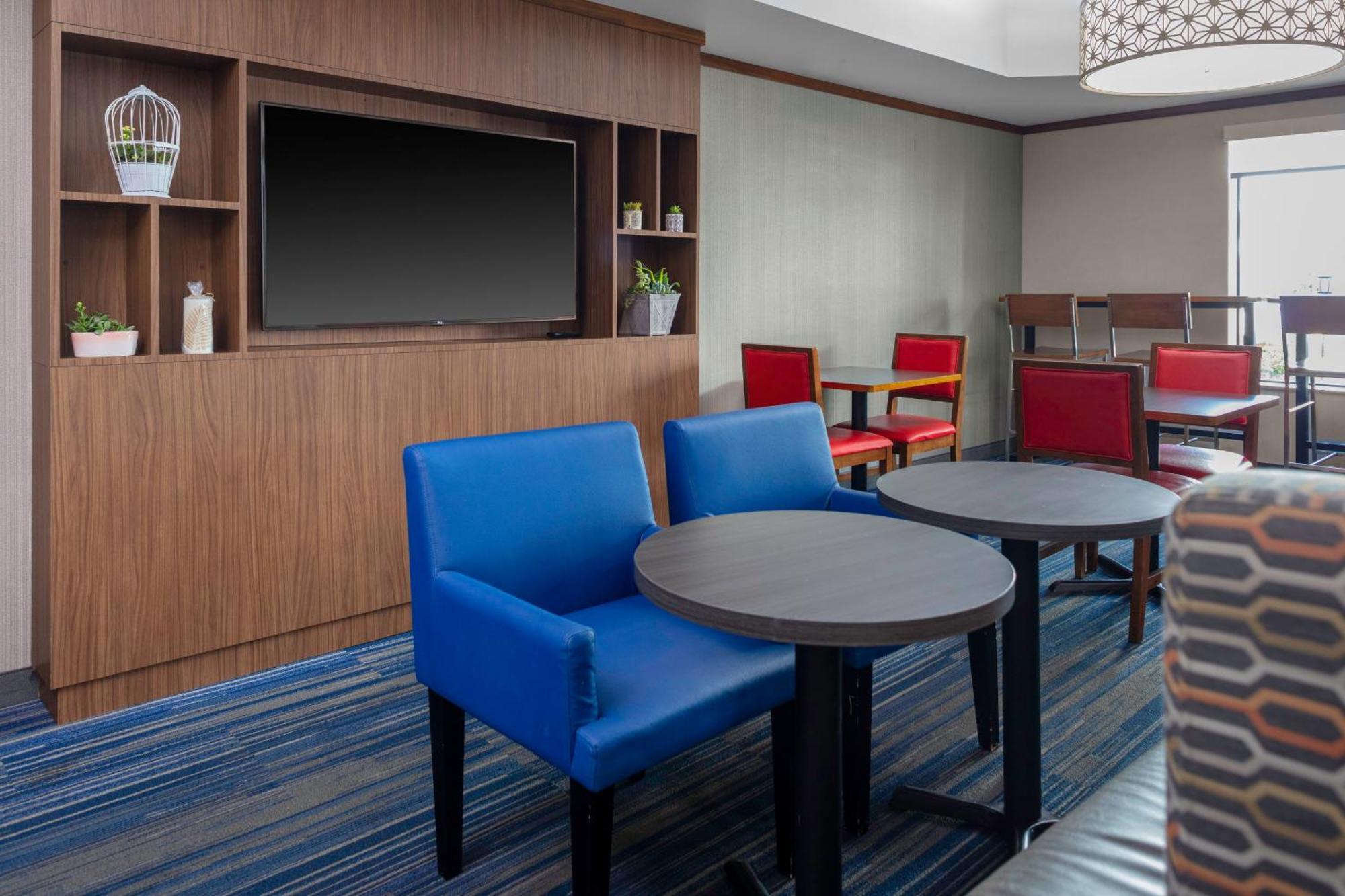 Holiday Inn Express & Suites Roanoke Rapids By Ihg Eksteriør billede