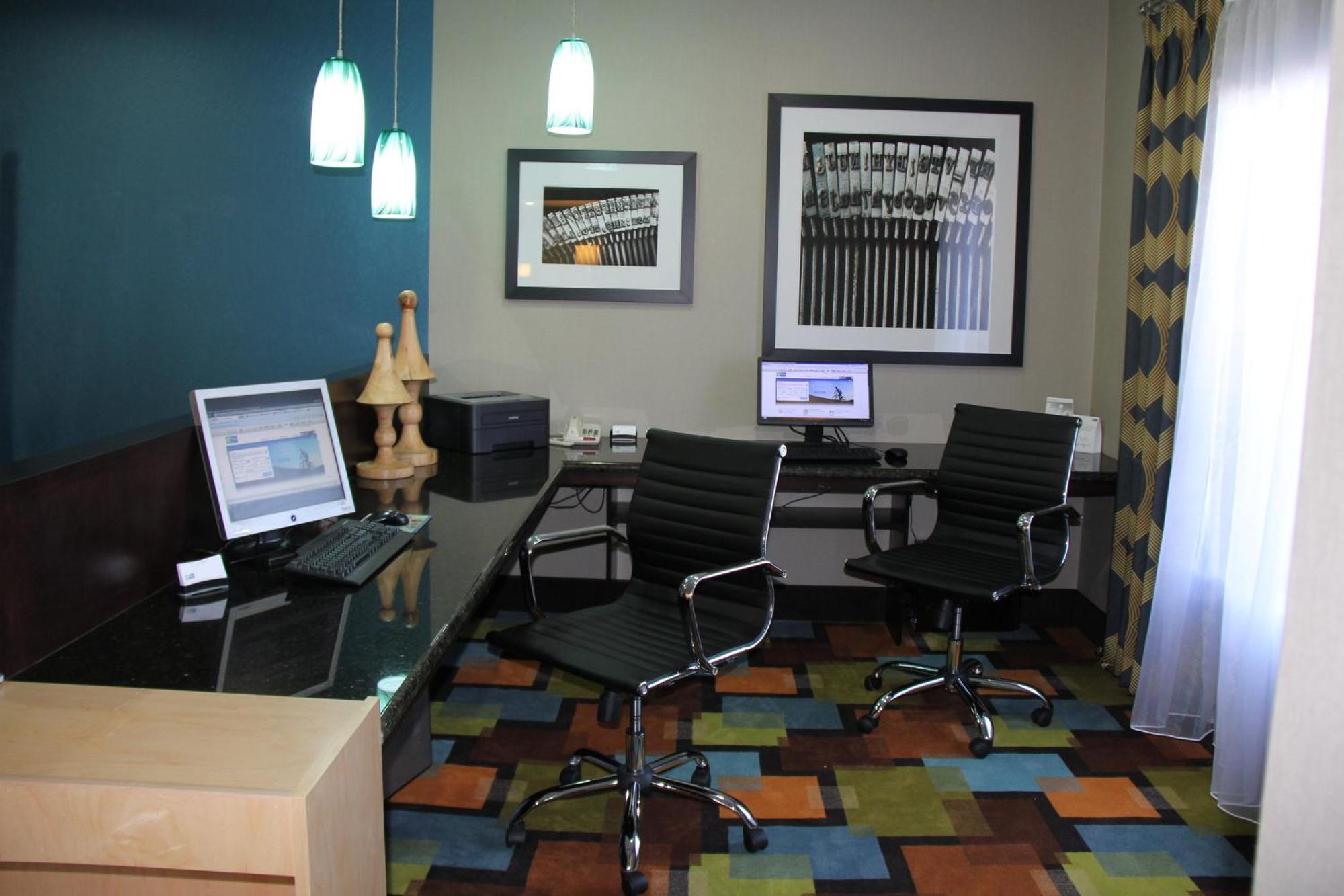 Holiday Inn Express & Suites Roanoke Rapids By Ihg Eksteriør billede