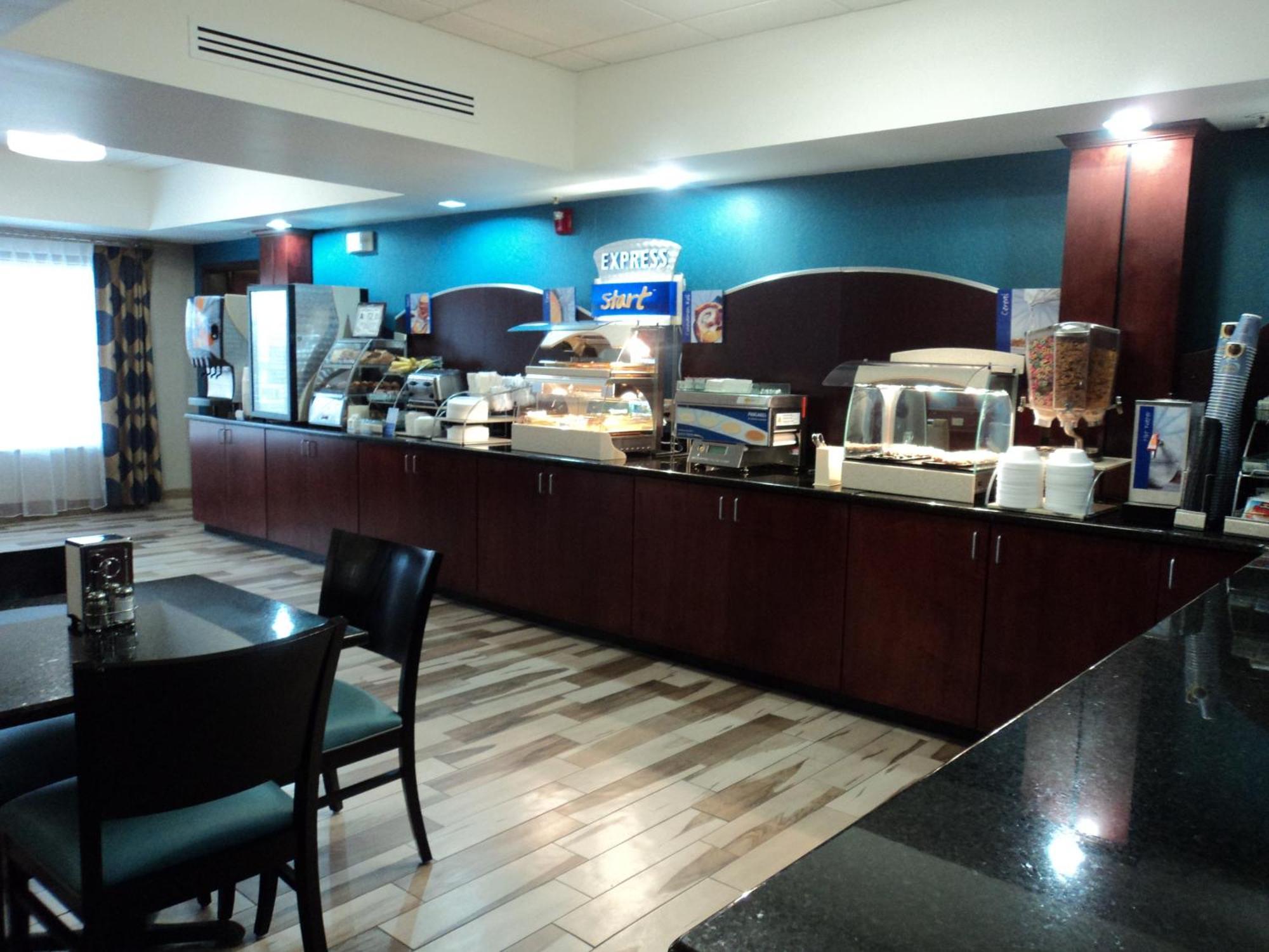 Holiday Inn Express & Suites Roanoke Rapids By Ihg Eksteriør billede