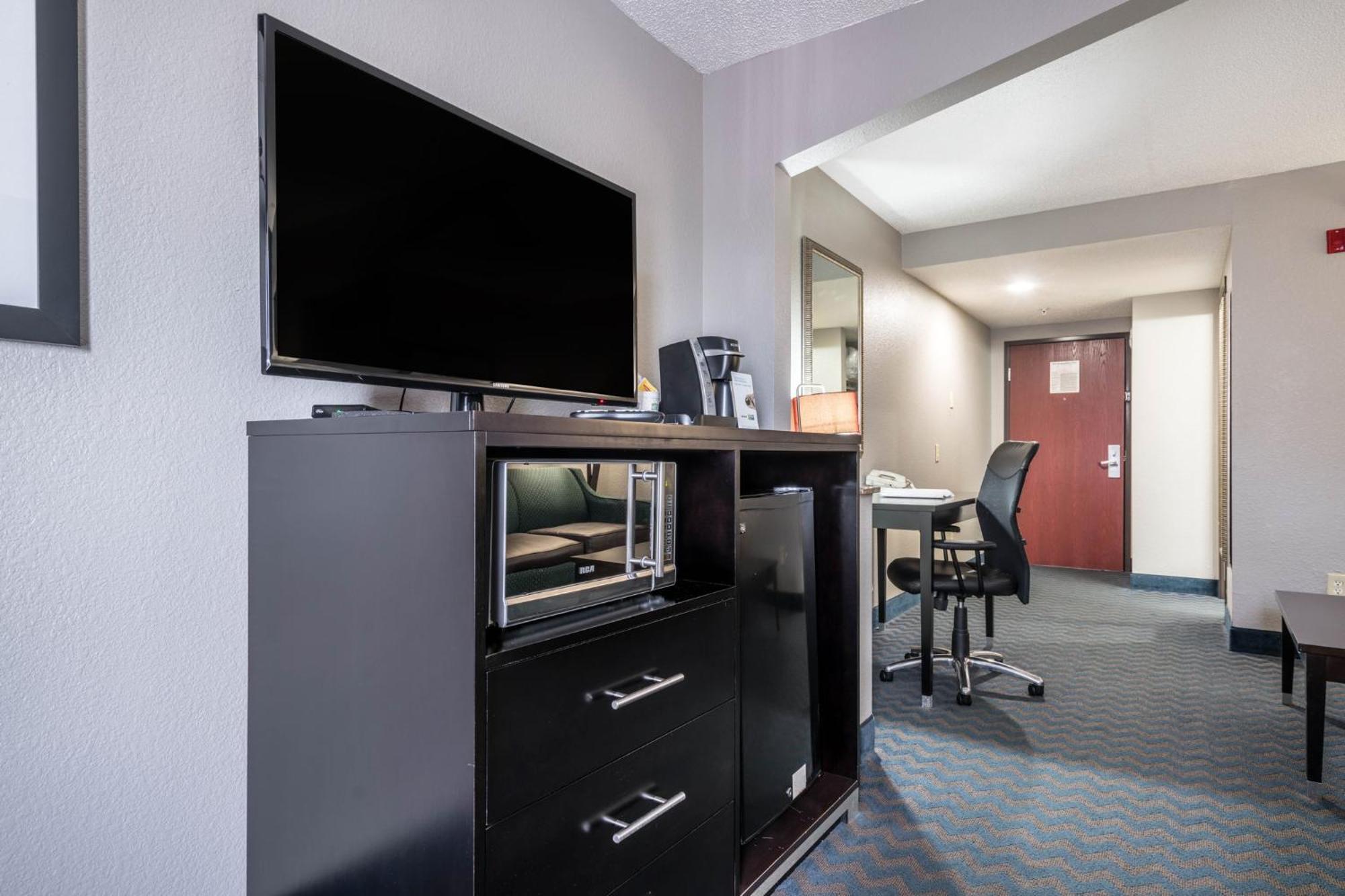 Holiday Inn Express & Suites Roanoke Rapids By Ihg Eksteriør billede