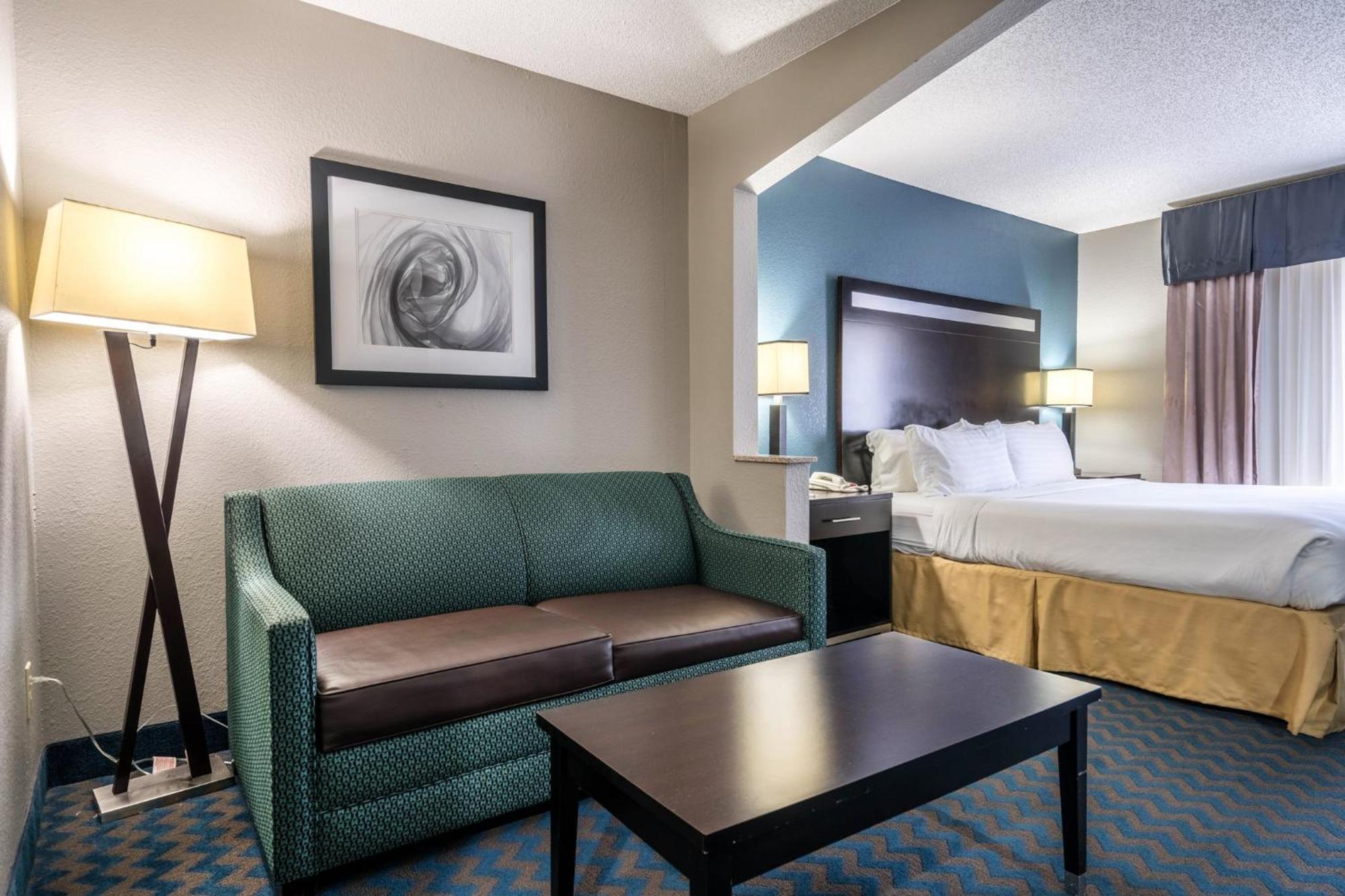 Holiday Inn Express & Suites Roanoke Rapids By Ihg Eksteriør billede