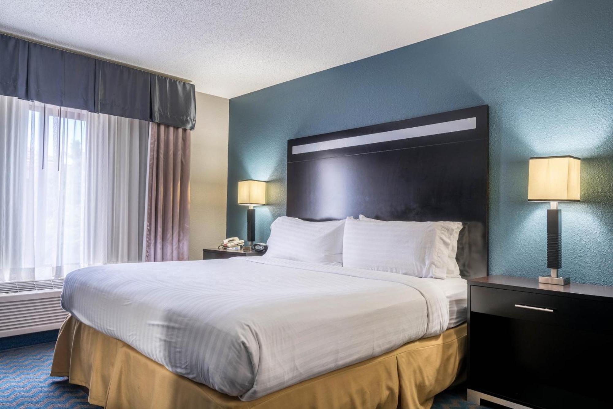 Holiday Inn Express & Suites Roanoke Rapids By Ihg Eksteriør billede