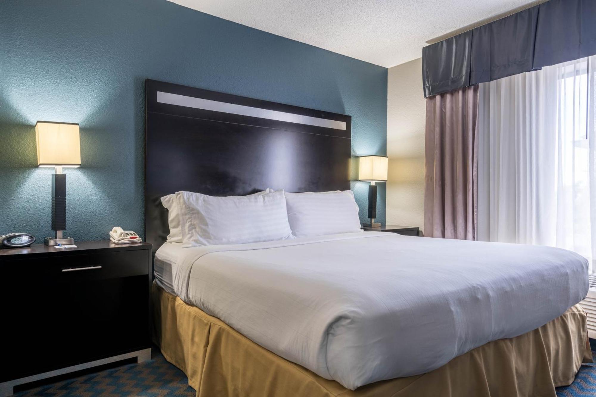 Holiday Inn Express & Suites Roanoke Rapids By Ihg Eksteriør billede
